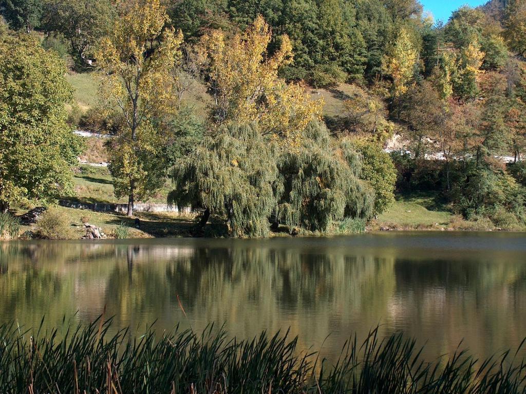The Lake Villa Smolyan Bagian luar foto